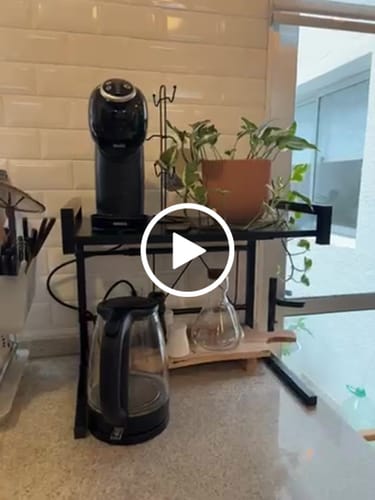 Customer video review of Estante organizador de metal para microondas