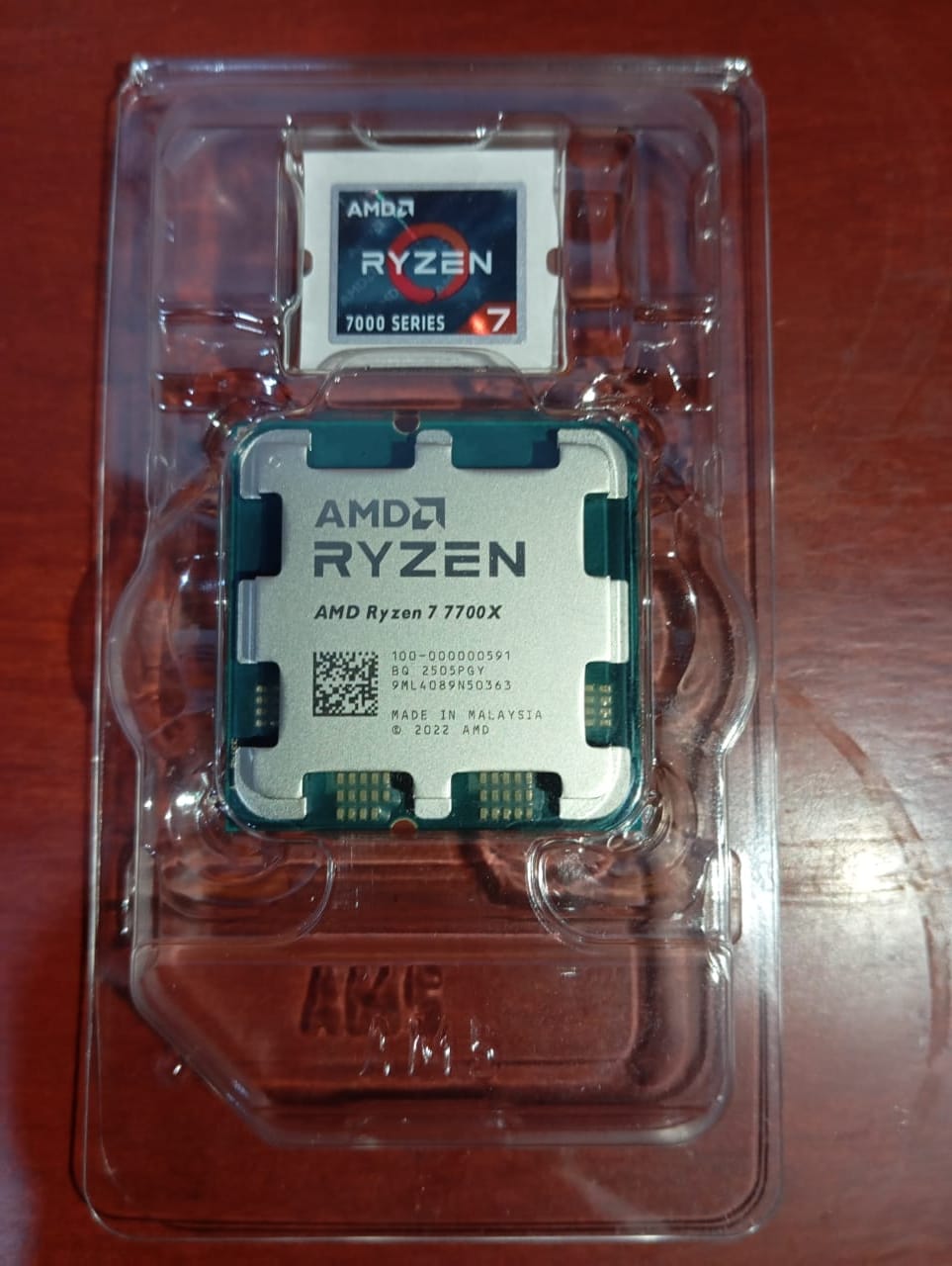 Customer photo review of Procesador AMD Ryzen 7 7700X 8 Núcleos 4.5GHz 32MB caché Socket AM5