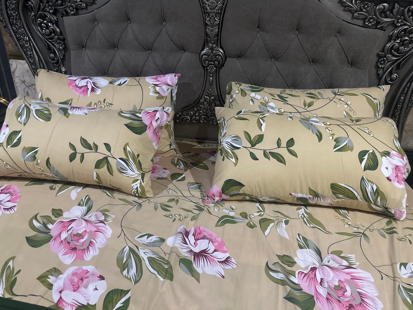 Customer photo review of SOPHIA DUVET COVERS  SET - 8 PCS (PREMIUM