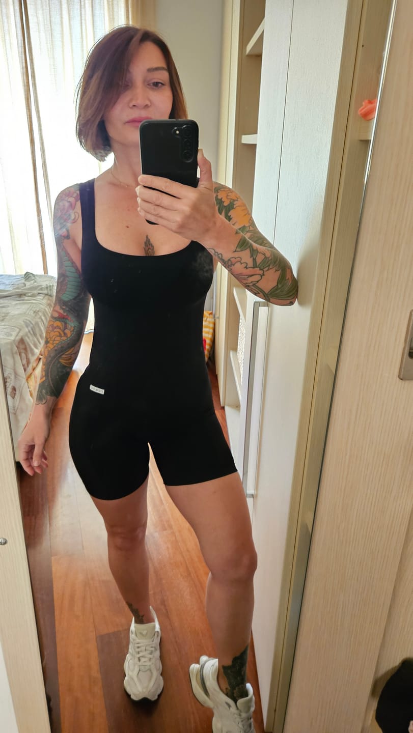 Customer photo review of Jumpsuit Corta Clio Spalla Larga Nero