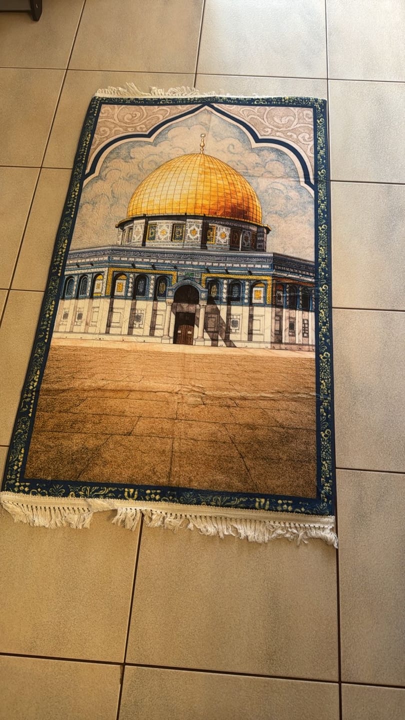 Customer photo review of Al Aqsa WaterColour  Padded Prayer Mat