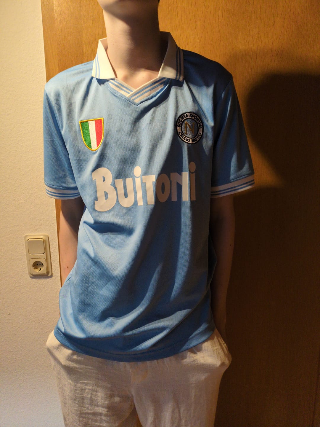 Customer photo review of Diego Armando Maradona 10 - Napoli 1986 1987 Retro Football Jersey Trikot Maillot Maglia