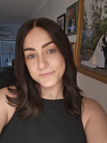 Customer photo review of Natural Darkest Brunette // The Lusta Lace Wig