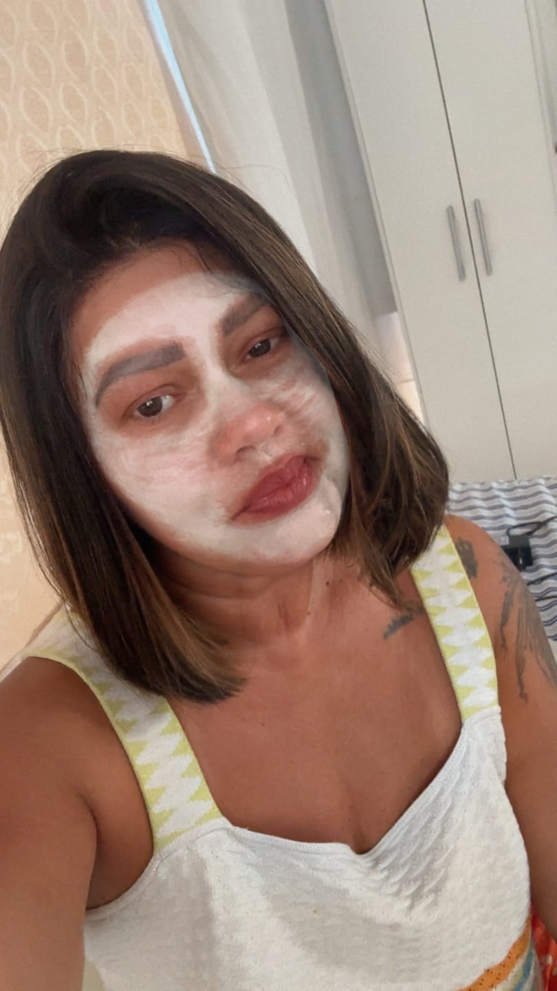 Customer photo review of Lace Front Joa Castanho Escuro com Mechas - Repartição Livre 13x4