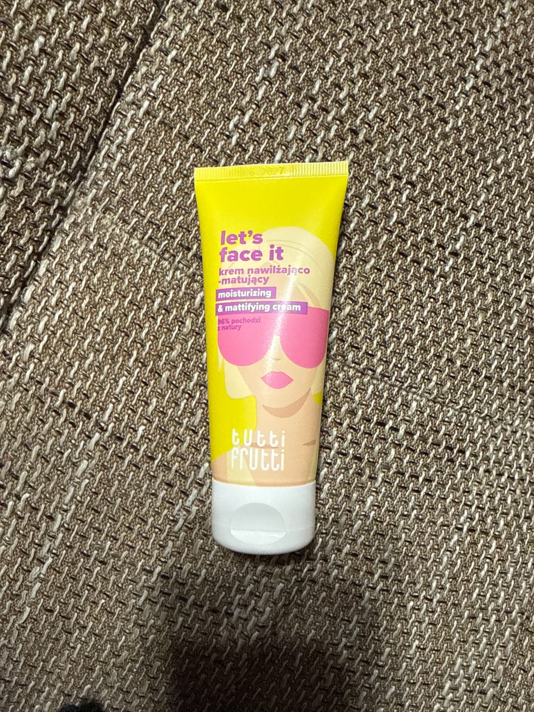 Customer photo review of Хиалуронова Киселина 1% хидратиращ матиращ крем + Nutri Shot E+F Farmona Tutti Frutti Let's Face it