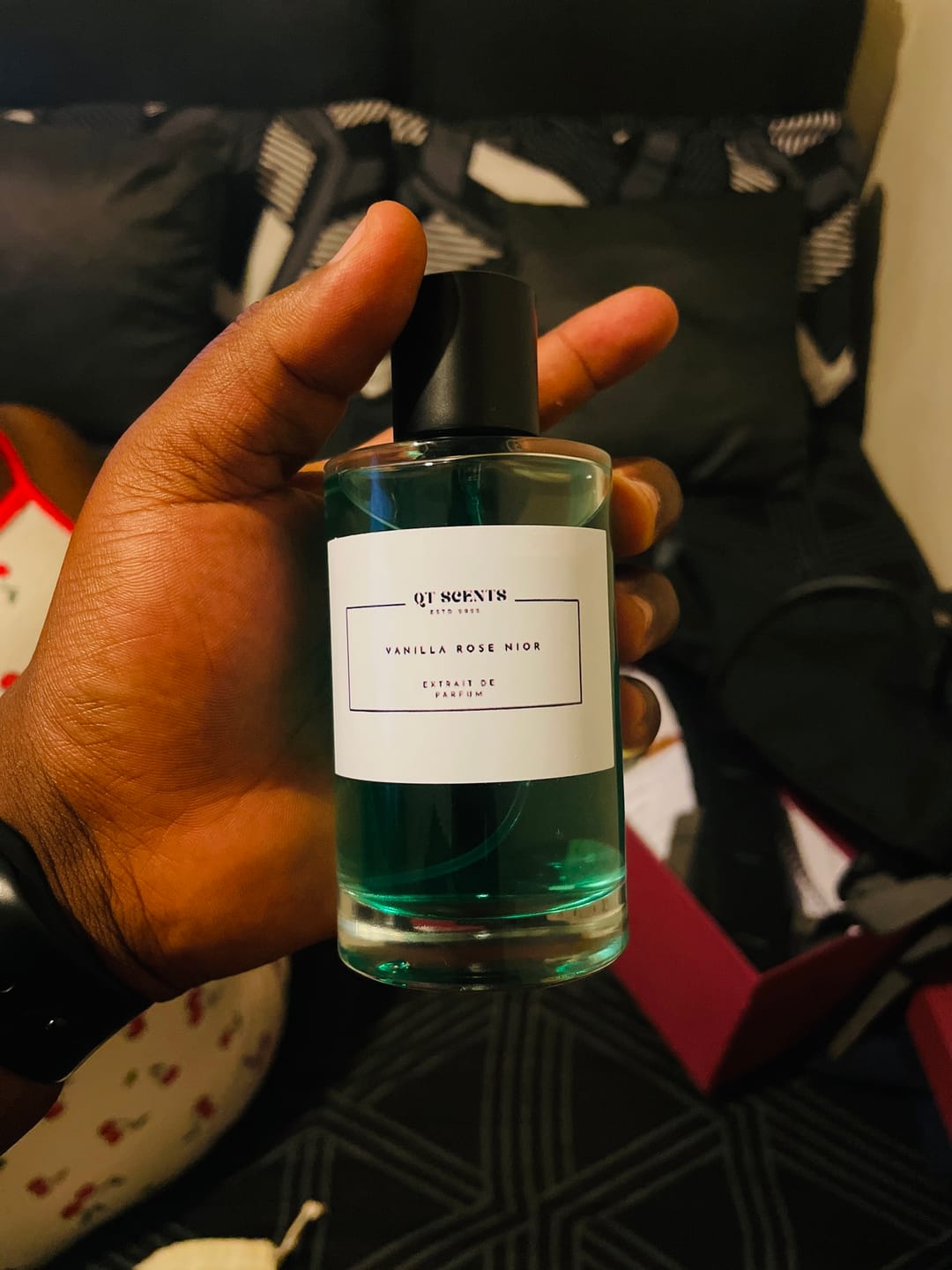 Customer photo review of Vanilla rose nior  unisex- Inspired by oud satin mood by Maison Francis Kurkdjian