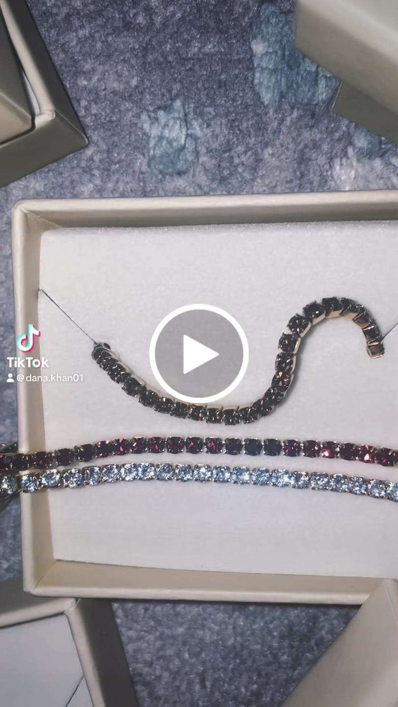 Customer video review of Ava Gold Burgundy