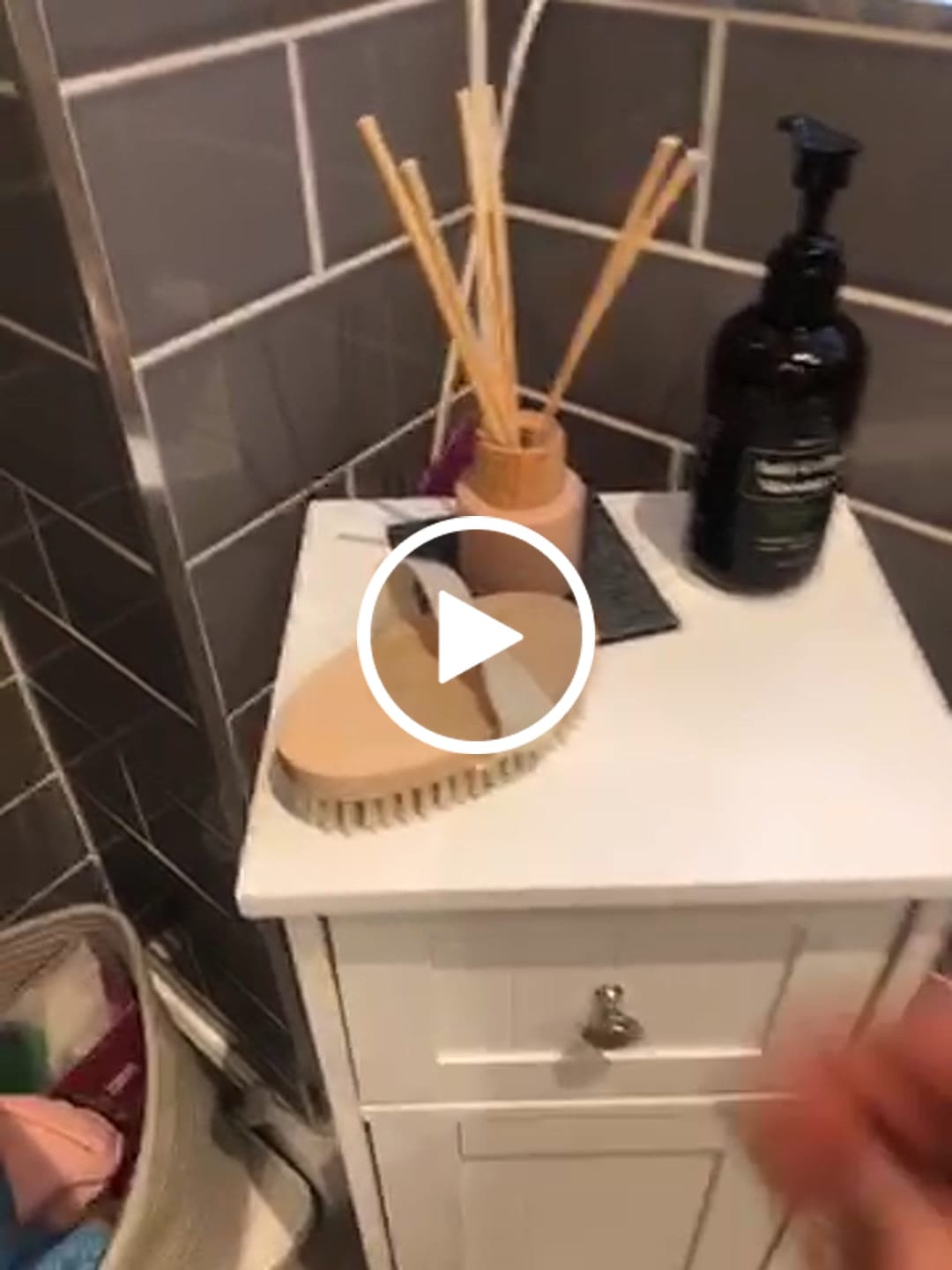 Customer video review of Anti Cellulite Massage Brush