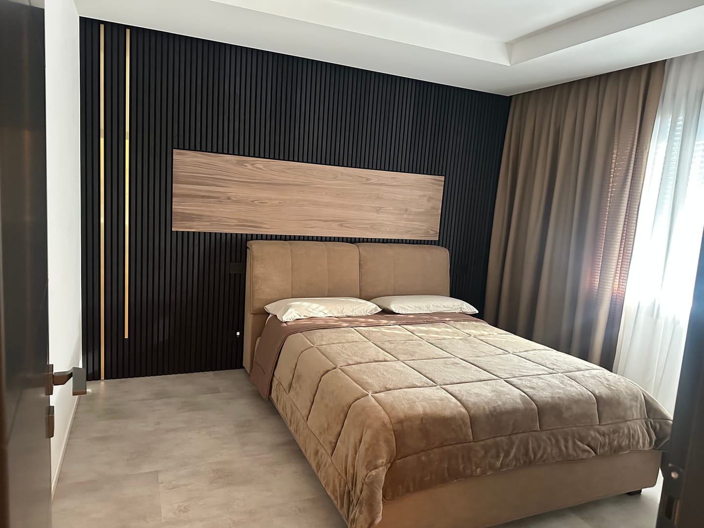 Customer photo review of Dogato acustico in legno | Rovere Nero