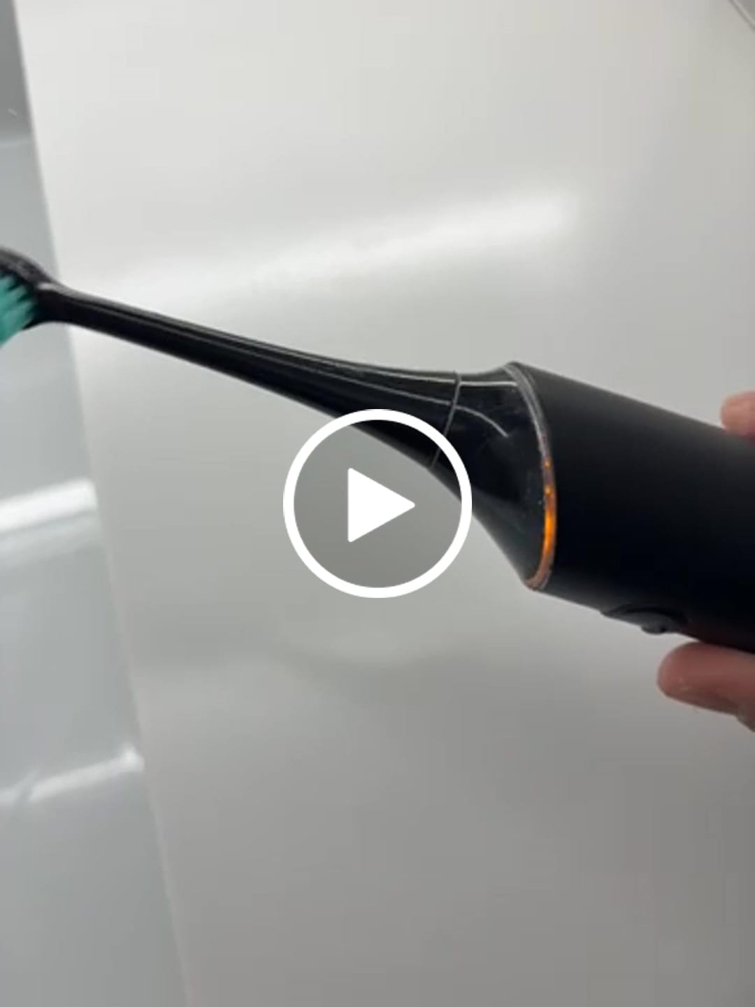 Customer video review of 【3月16日発送予定 予約注文限定 10%OFF 】口腔洗浄器と音波振動の同時使用 Water Sonic ウォーターソニック 水流音波歯ブラシ本体