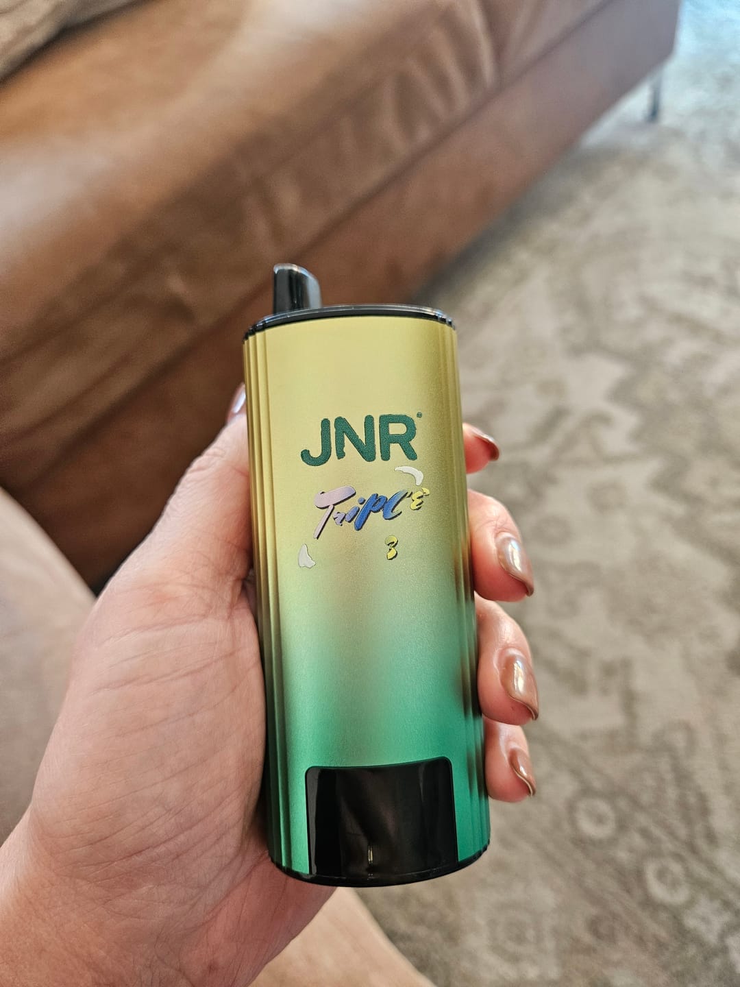 Customer photo review of JNR Triple 110K - Vaper Desechable - Cigarrillo Electrónico - 2% - 110000 Caladas - Triple Sabor