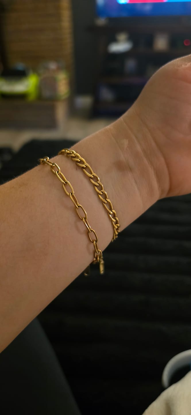 Customer photo review of Paperclip Figaro Bracelet Set