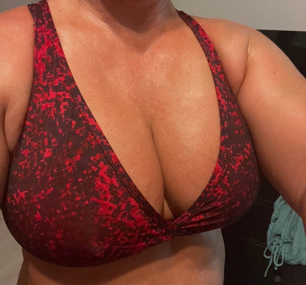 Customer photo review of FaV Bra – Smoke Show