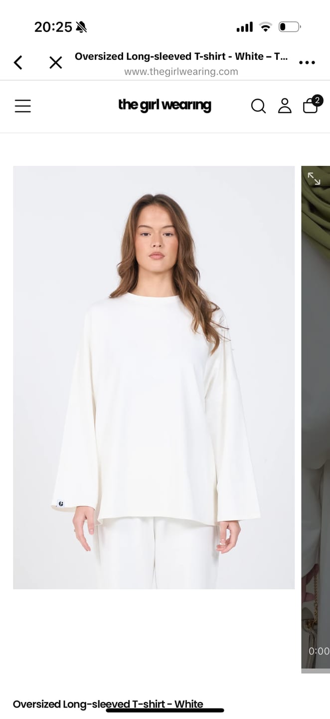 Customer photo review of Oversized Long-sleeved T-shirt - White
