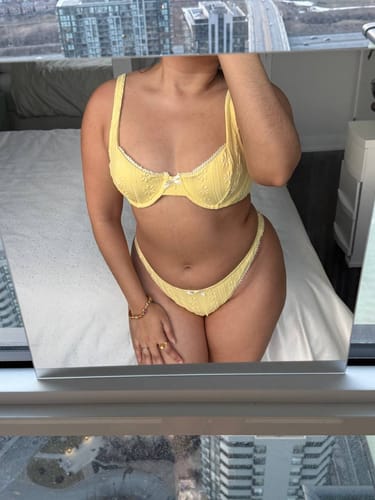 Customer photo review of Yellow Floral Jacquard Textured Lace Bowknot Thong Bikini Bottom