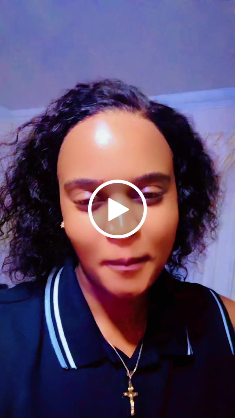 Customer video review of Brazilian Lace Front Wig Deep Wave - 1B - 10"