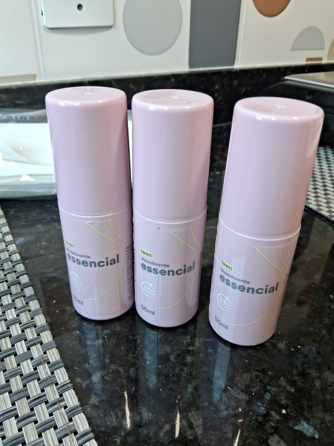 Customer photo review of Desodorante Essencial Teen