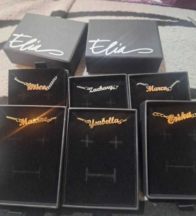 Customer photo review of Script-MT Name Necklace