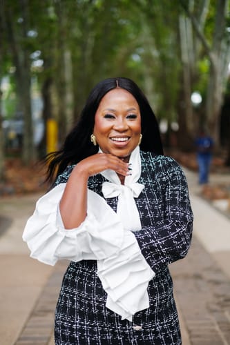 Customer photo review of JORDYN - Brazilian 4x4 Lace Wig