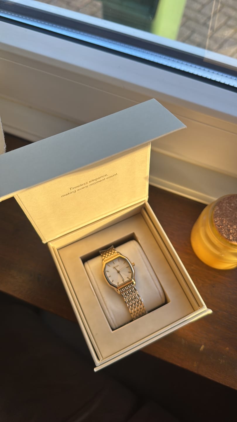 Customer photo review of Julia Gold White
