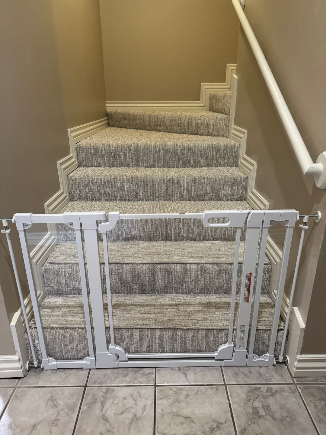 Customer photo review of FairyBaby 30" Tall Crystal Acrylic Pressure Mounted Dog Gate