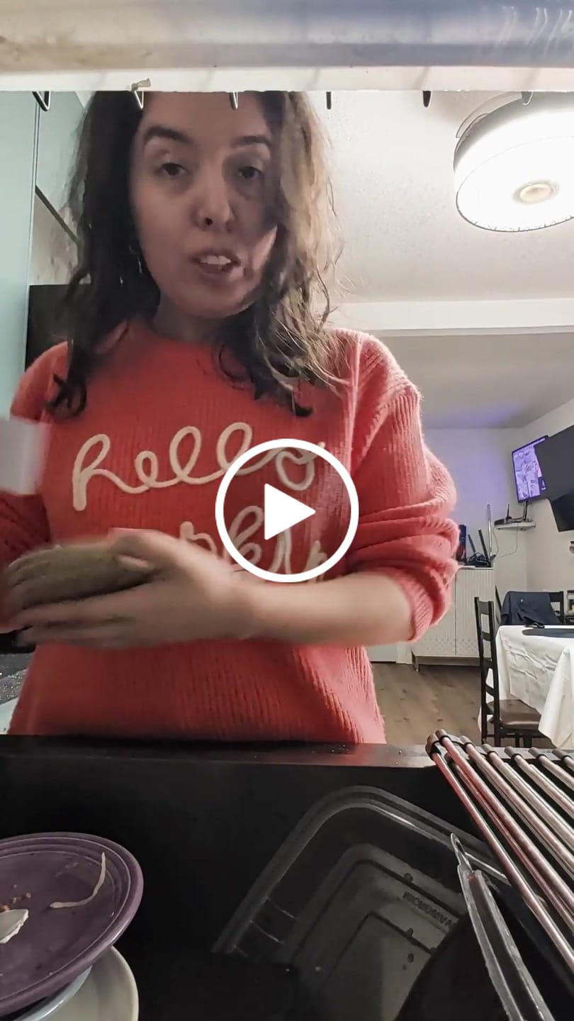Customer video review of Plastic Free Scrub Pads – Natural Coconut Coir Kitchen Scrubber