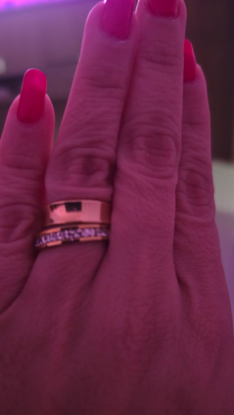Customer photo review of Anel Brilhante Banhado em Ouro 18K