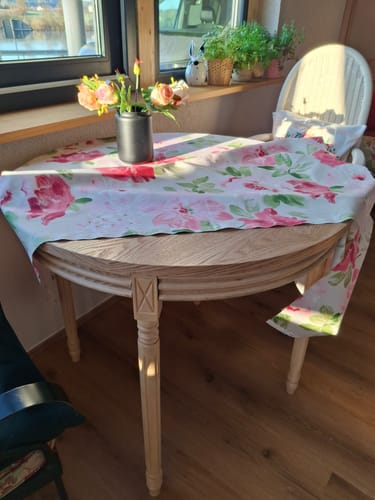 Customer photo review of KAJANI - Table à manger 4 personnes ronde en bois de pin