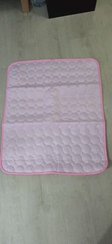 Customer photo review of TruePet Kühlmatte für Hunde & Katzen | Selbstkühlend ohne Strom | XS bis 2XL