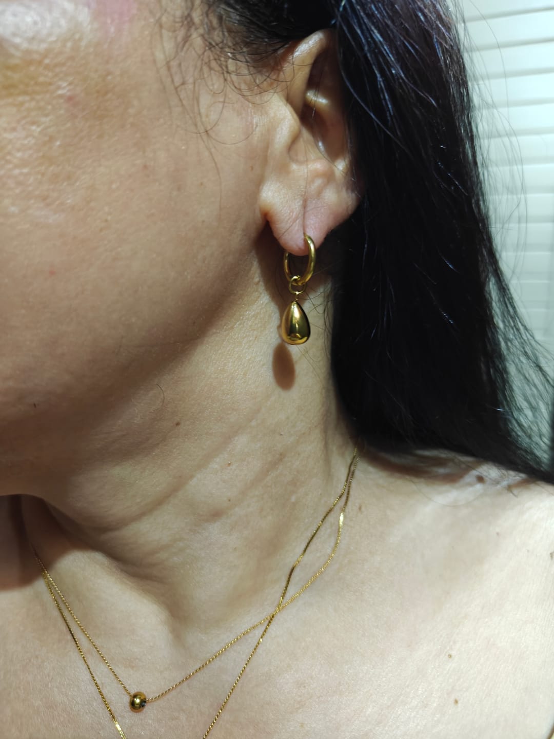 Customer photo review of Waterdrop Hoop Earrings