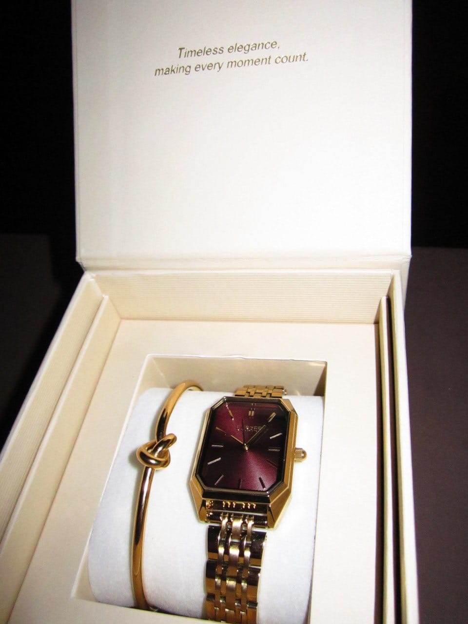 Customer photo review of Eternity Gold Bracelet