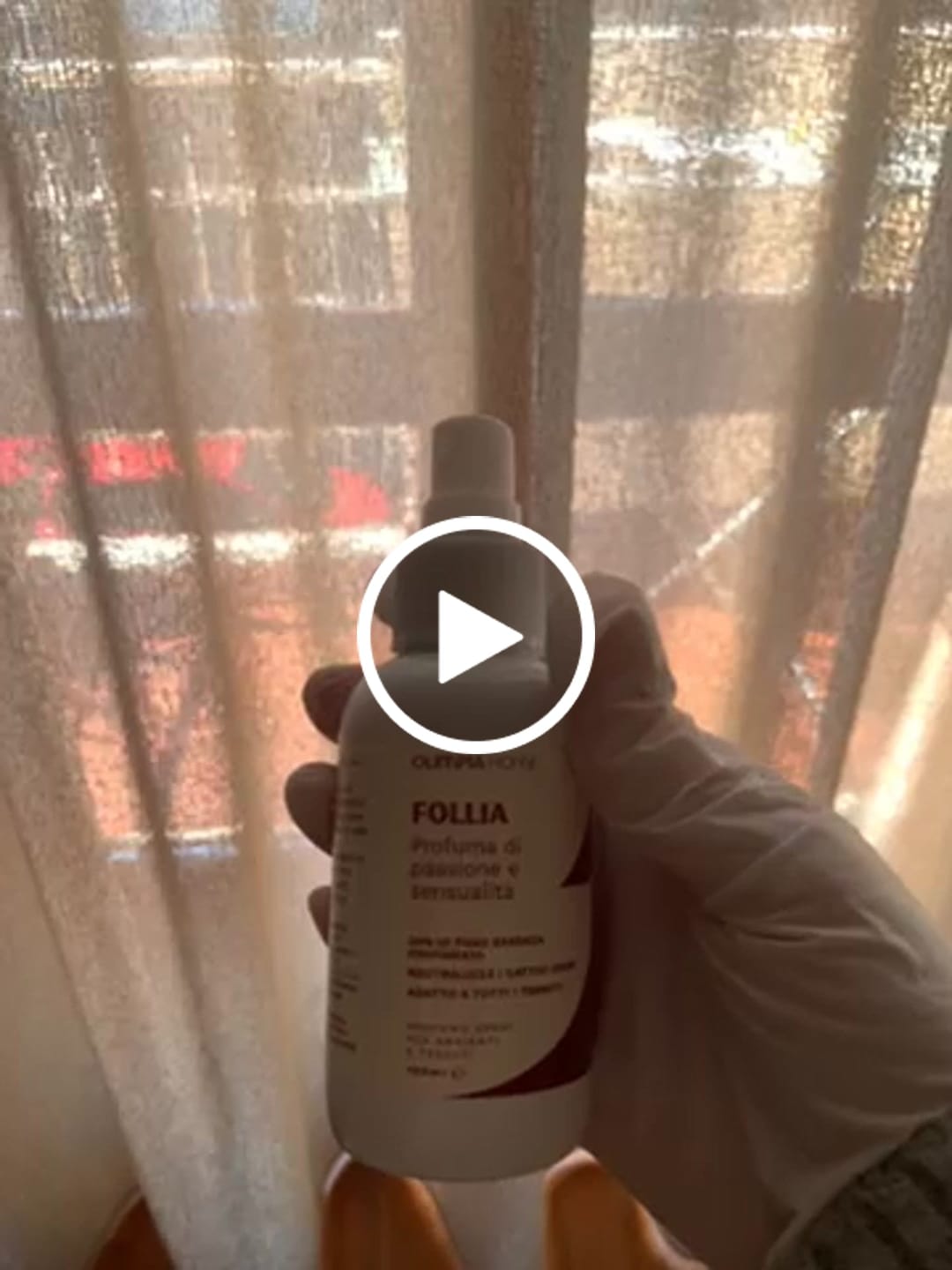 Customer video review of Profumo spray per tessuti Follia ml.100
