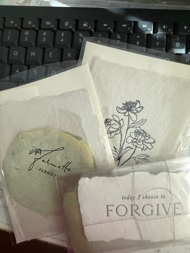 Customer photo review of peony stems note card