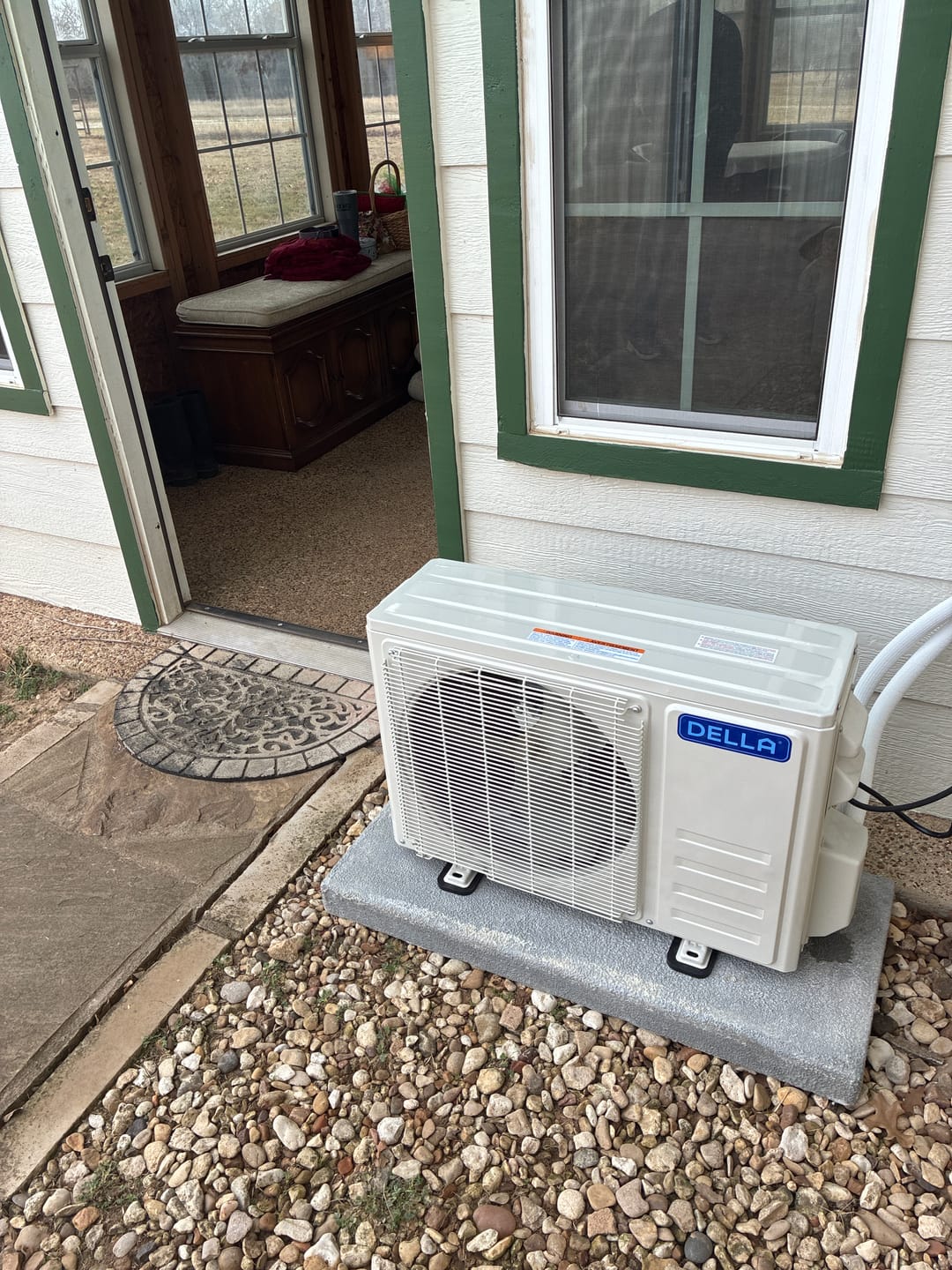 Customer photo review of DELLA Vario Series 36000 BTU 19 SEER2 Mini Split Heat Pump AC (R-454B) - Up to 2500 Sq.Ft.