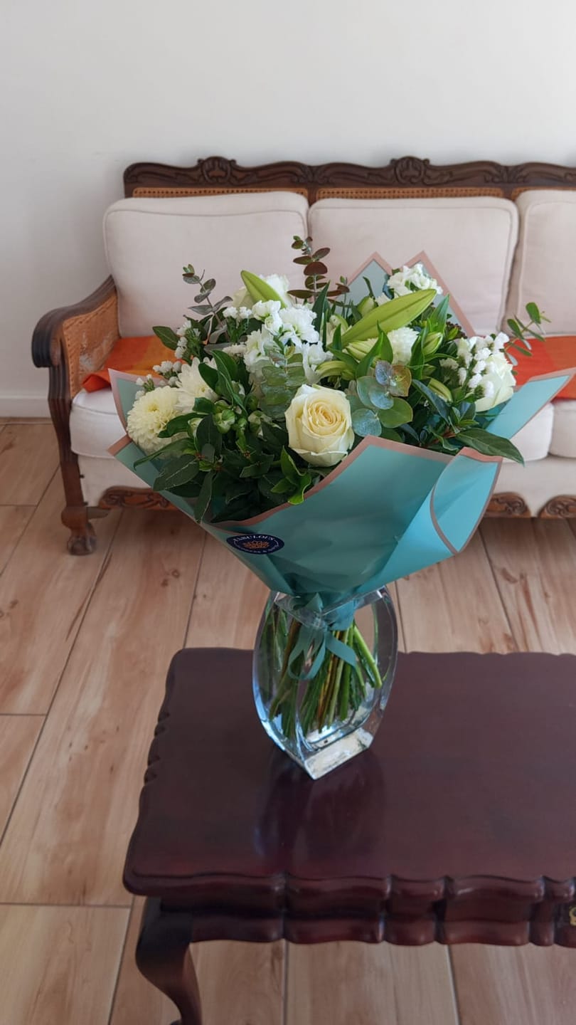 Customer photo review of Classic White Bouquet