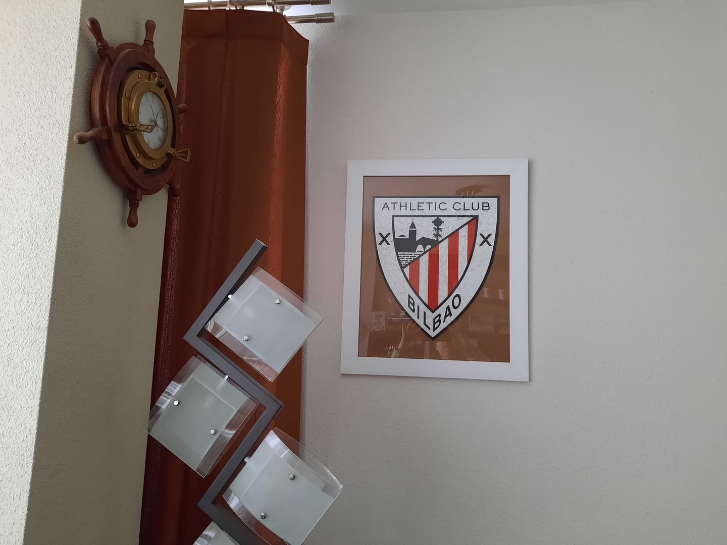 Customer photo review of Athletic Club® Logo - Puzzle de Madera