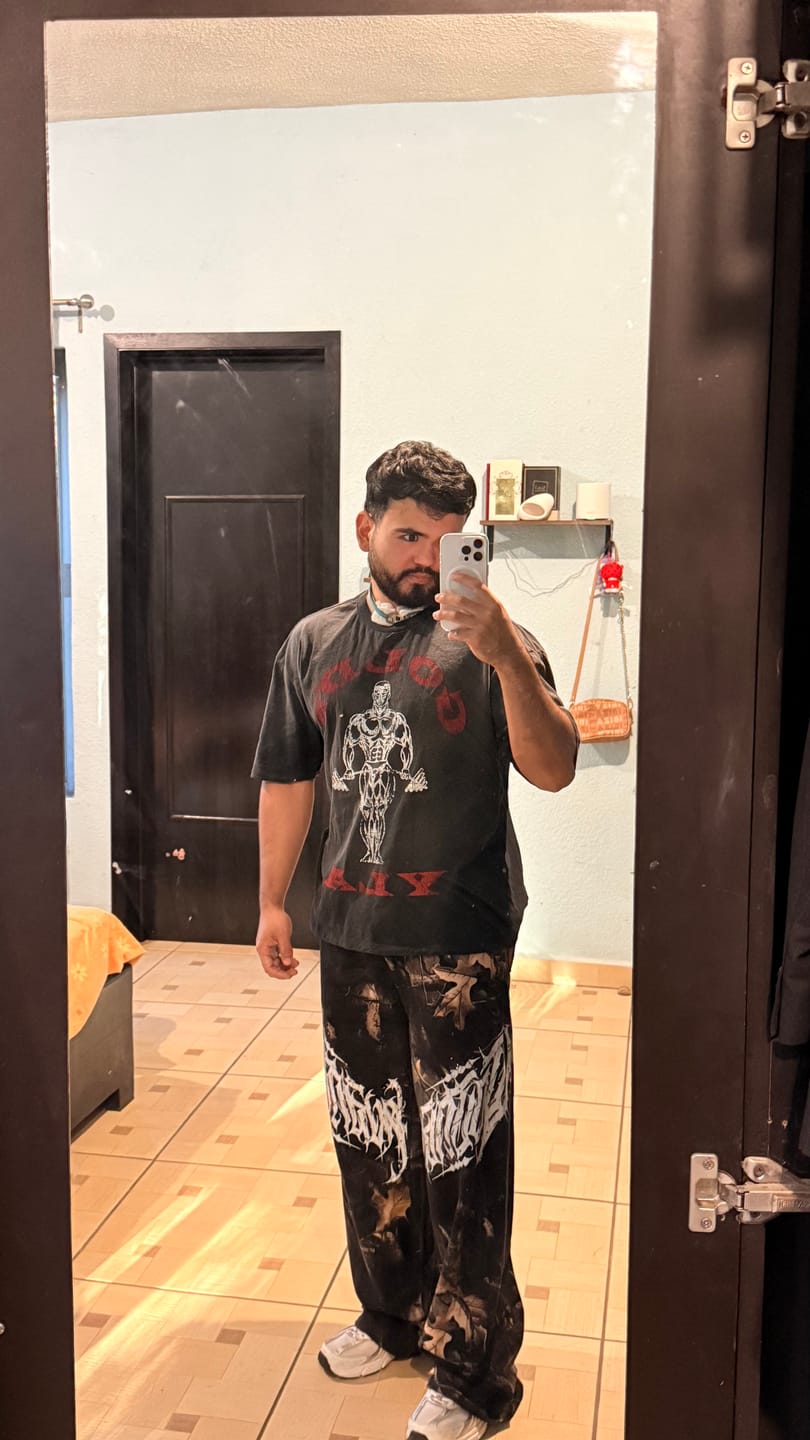 Customer photo review of 4213 - Gold's Iron Legacy Icon Tees