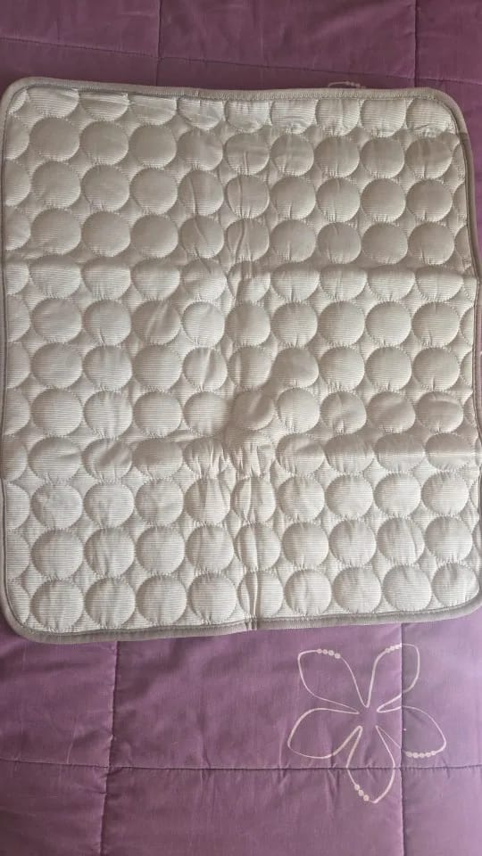 Customer photo review of TruePet Kühlmatte für Hunde & Katzen | Selbstkühlend ohne Strom | XS bis 2XL
