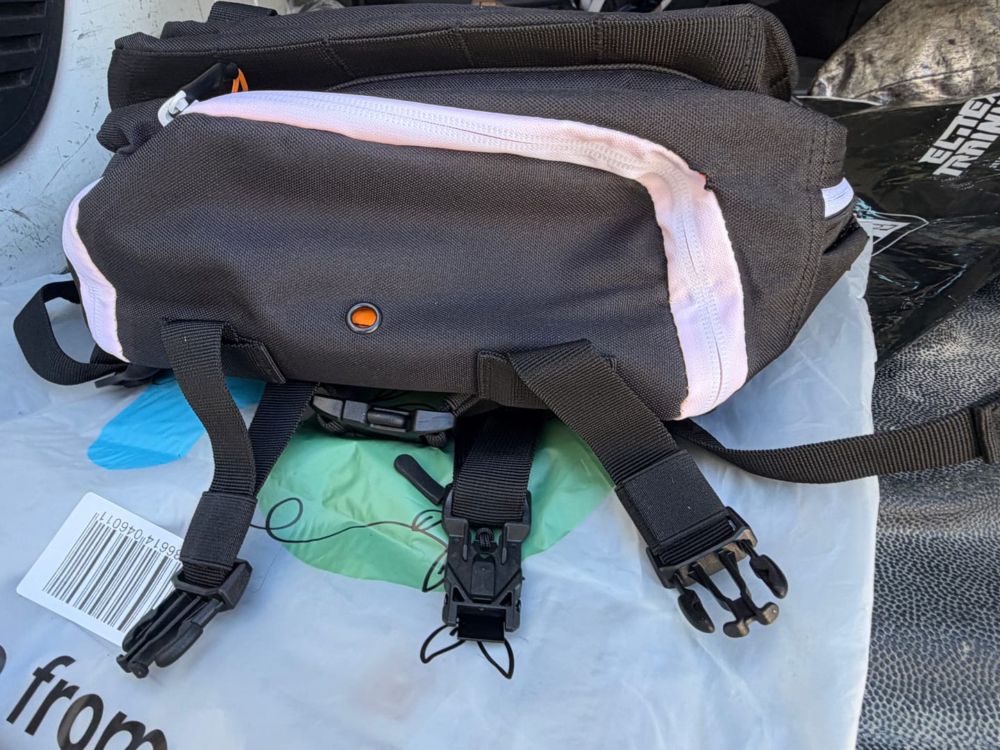 Customer photo review of Mochila Táctica V2 45L Hybrid Negro