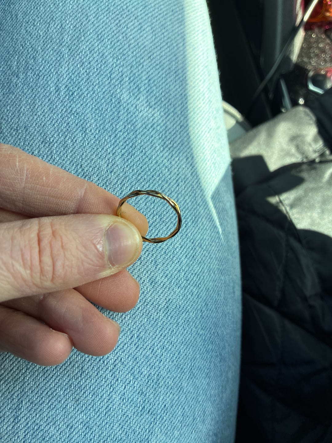 Customer photo review of Infinity 18K Gold Twist Ring