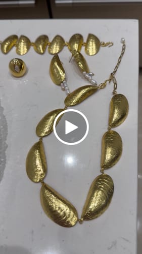 Customer video review of MOULE NECKLACE