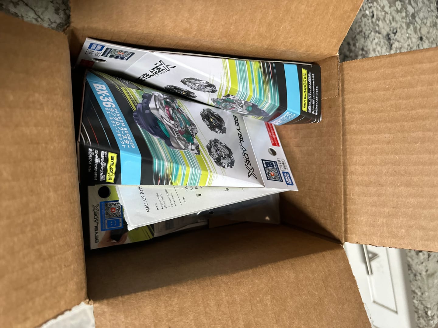 Customer photo review of Takara Tomy Beyblade BX-18 Black String Launcher