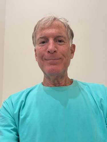 Customer photo review of 021 ESSENTIAL DROP-CUT T-SHIRT - Demo Test