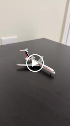 Customer video review of HERPA CUBANA IL62M 1/500 (**)