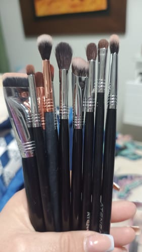 Customer photo review of RUNWAY COLLECTION - JL19 PINCEL DE PRECISIÓN PARA OJOS