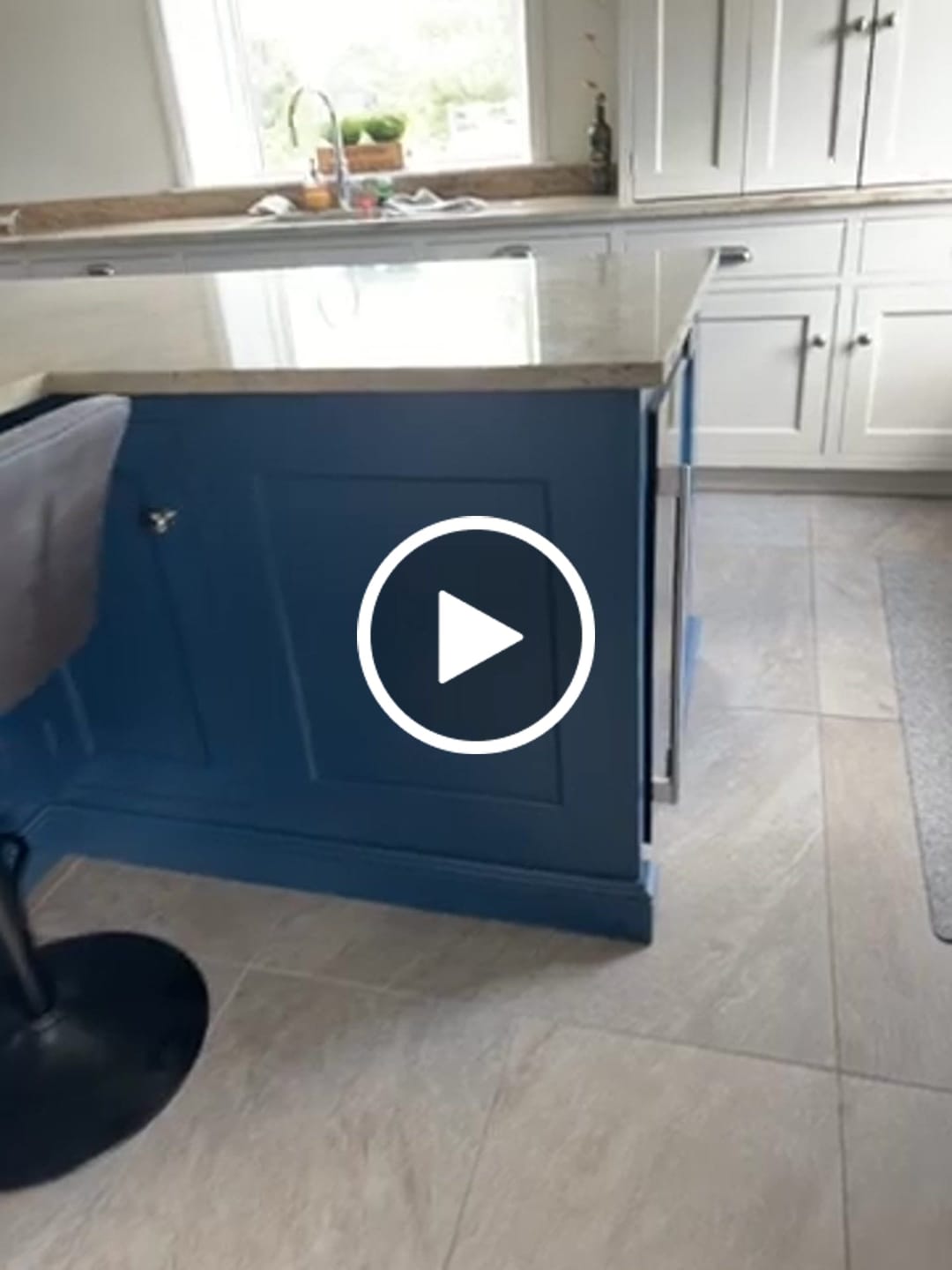 Customer video review of Stiffkey Blue (281)