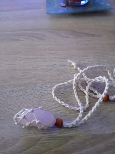 Customer photo review of Collier porte pierre interchangeable tressé