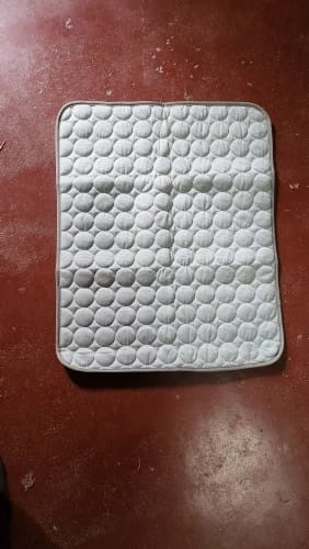 Customer photo review of TruePet Kühlmatte für Hunde & Katzen | Selbstkühlend ohne Strom | XS bis 2XL
