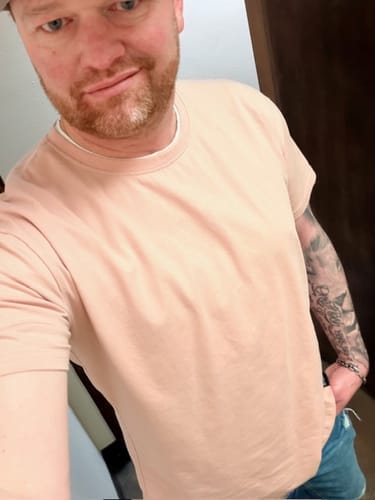 Customer photo review of 021 ESSENTIAL DROP-CUT T-SHIRT - Demo Test