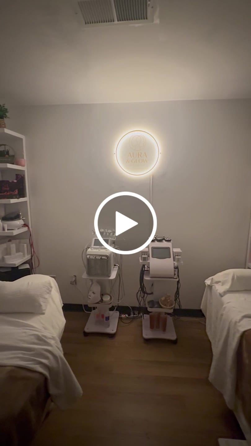 Customer video review of CUSTOM MOCKUP SIGN FOR Fatima Segoviano
